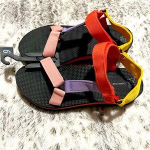 Time and Tru Women’s Platform Multi-Color Sandals Sz 9.